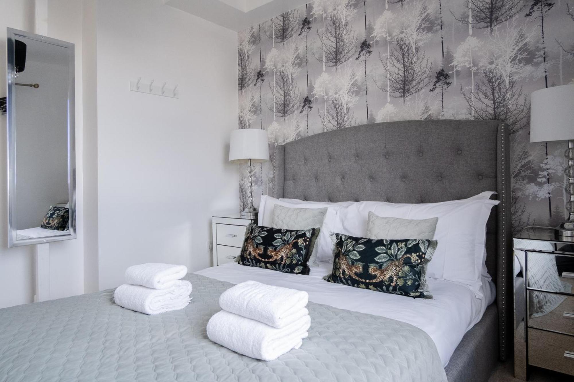 Luxury One Bed Apartment Carterton Esterno foto